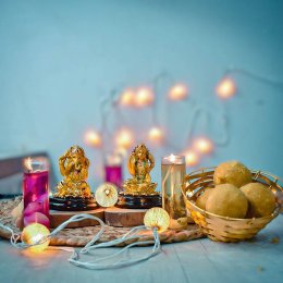 One Ganesha and Laxmi Idol & Sweets - USA Delivery Direct One Ganesha and Laxmi Idol & Sweets - USA Delivery Direct