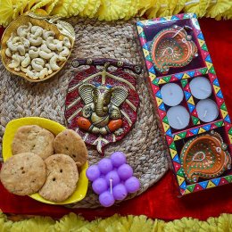 Leaf Wall Hanging Ganesha & Dry Fruits - USA Delivery Direct Leaf Wall Hanging Ganesha & Dry Fruits - USA Delivery Direct